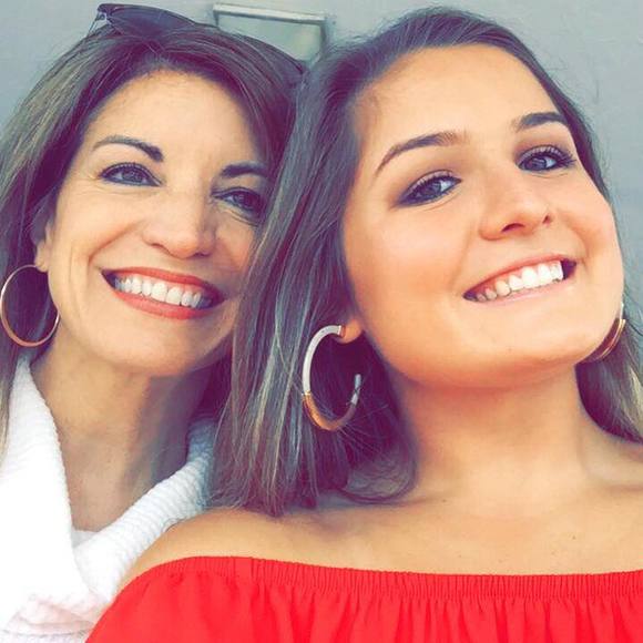 Meet your Posher, Stacy - Picture 1 of 1